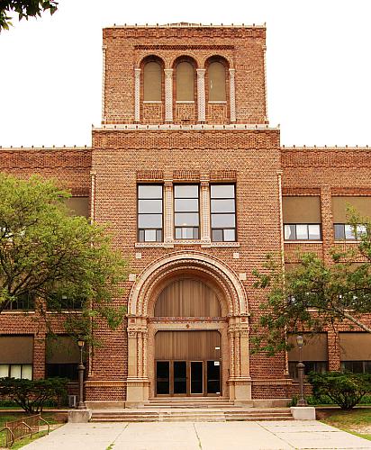 Iroquois Middle School - Main Entrance on Iroquois