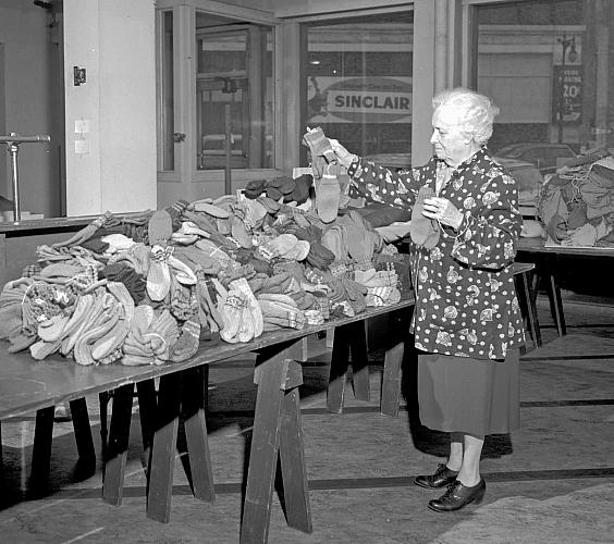 Santa Claus Girls Collect Mittens