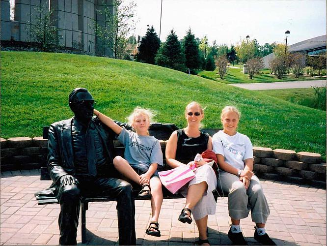 Caillaud-Jones Family at Meijer Garden