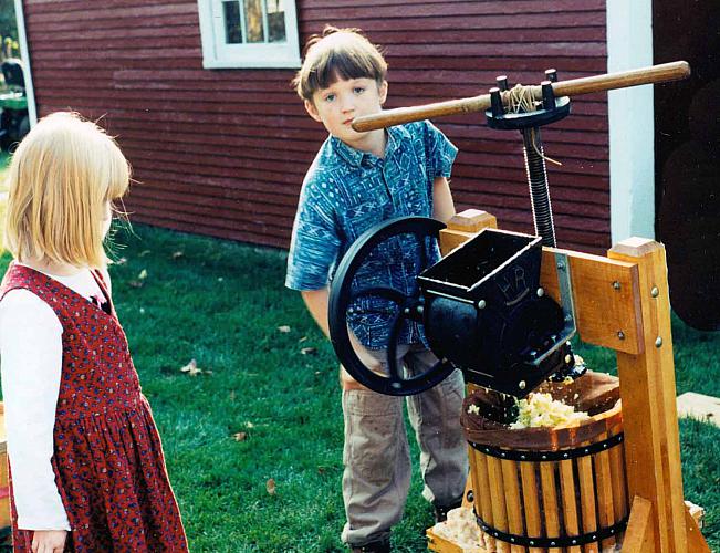 Pressing Apple Cider