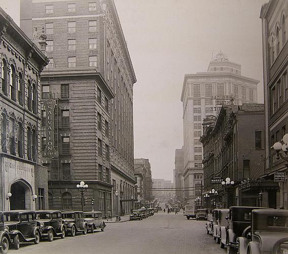 Pearl St. Looking East