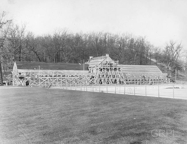 Building Richmond Pool Bath House (2)