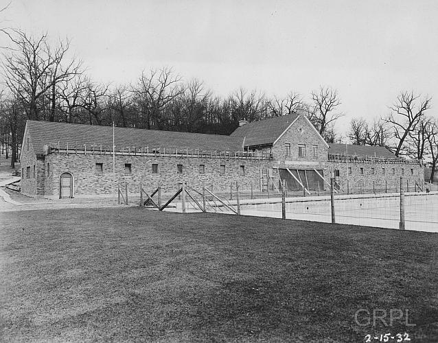 Building Richmond Pool Bath House (3)