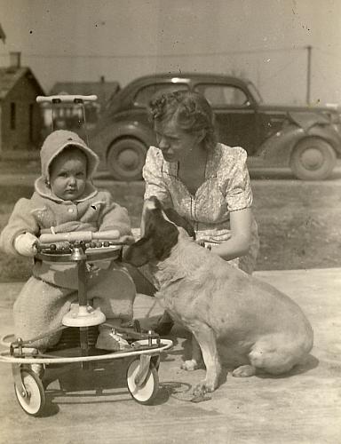 Janet and Geraldine Klepser