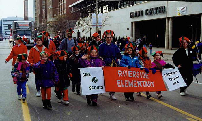 Brownie Troop 142, Santa Claus Parade